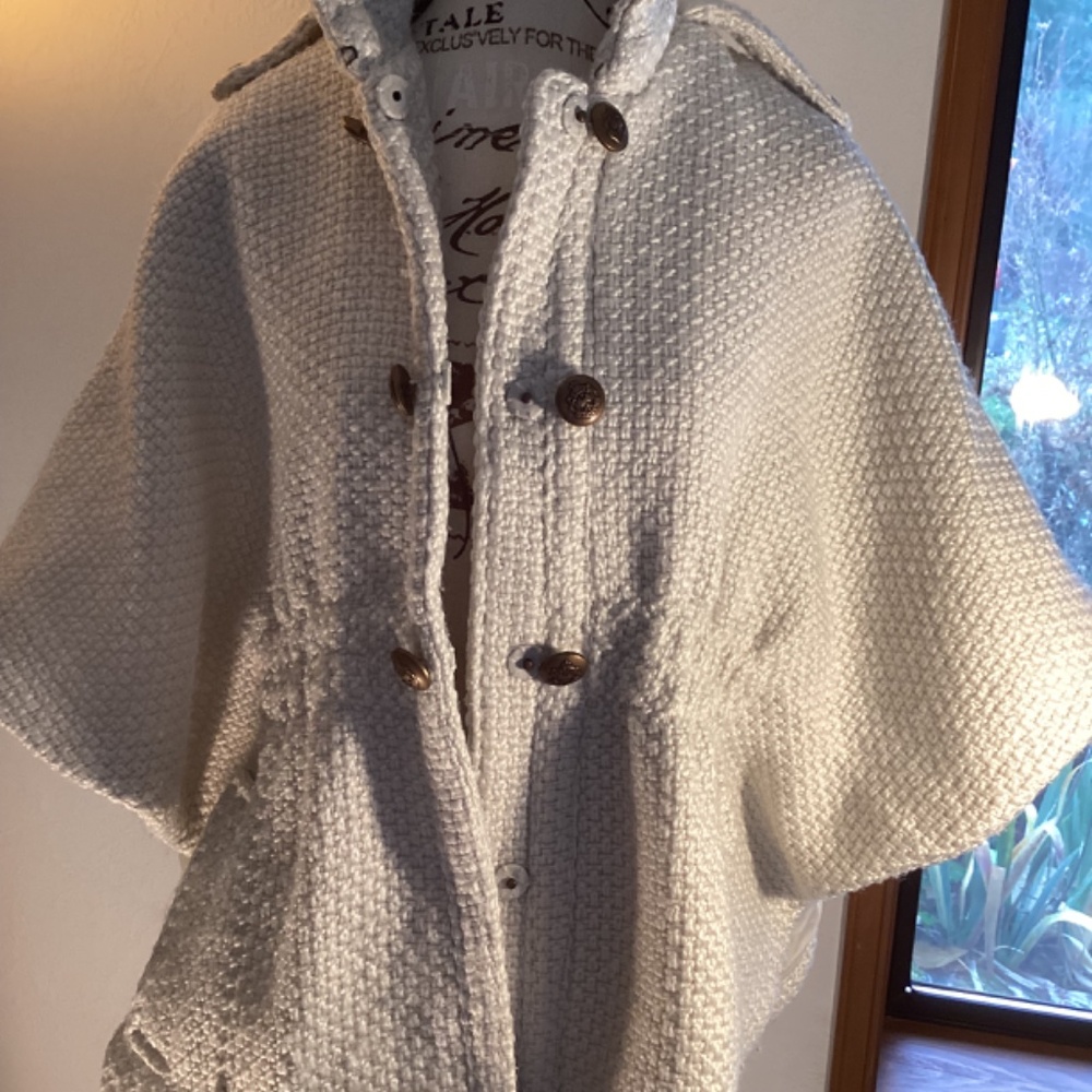 Roz&Ali Short Cape Jacket - Picture 5 of 11